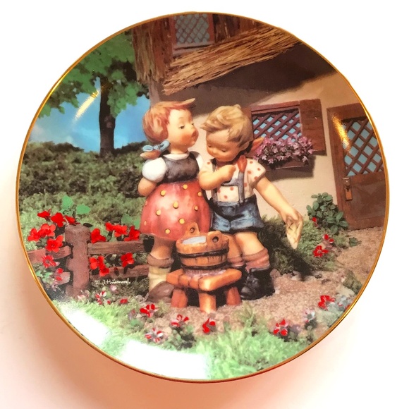 M.J. HUMMEL Plate Decor Squeaky Clean Danbury Mint  8” Round - Picture 1 of 8